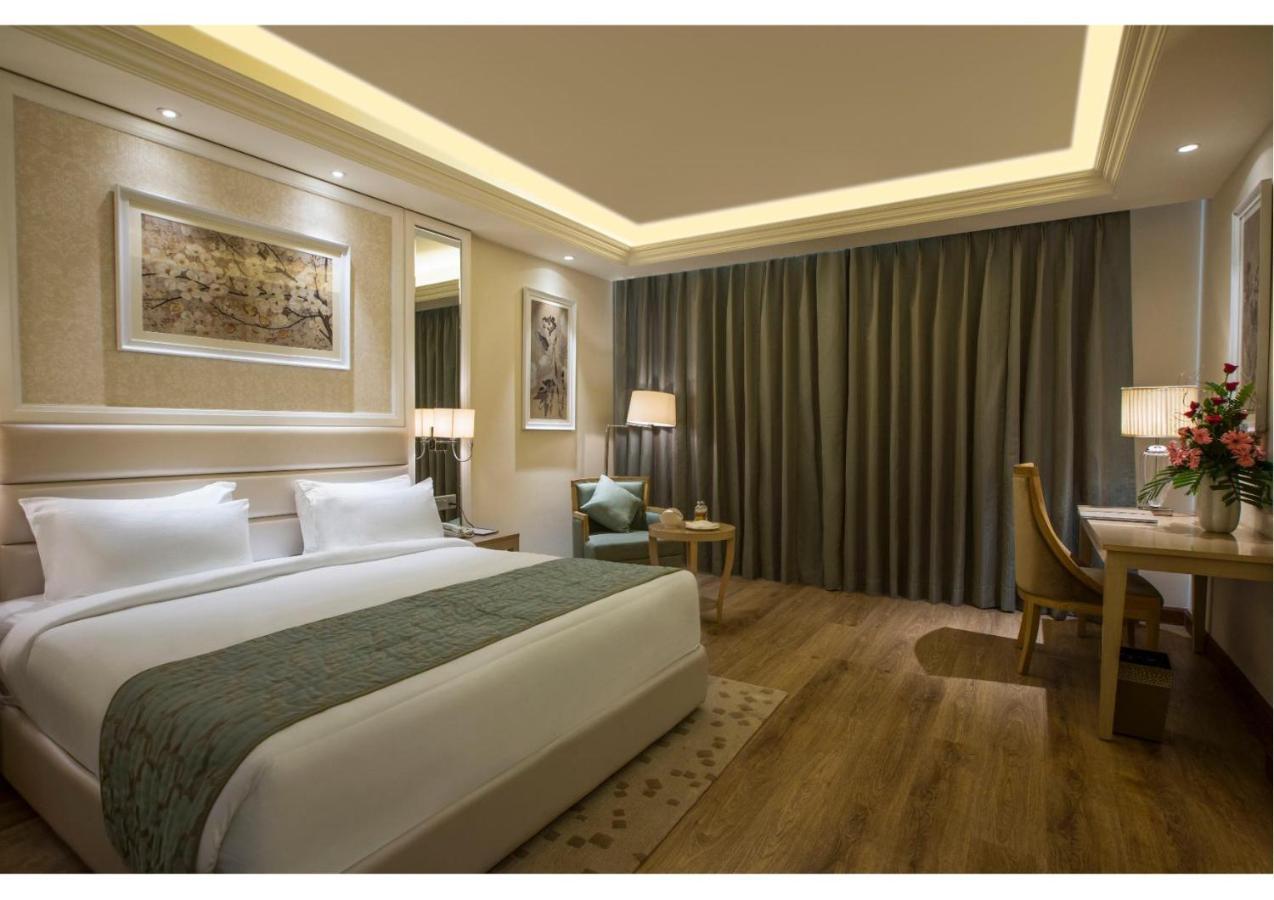 Singhania Sarovar Portico Rāipur Exteriör bild