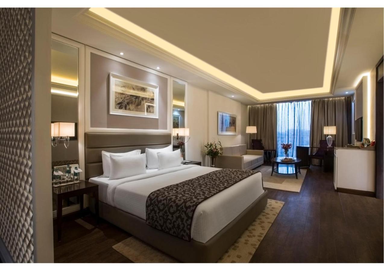 Singhania Sarovar Portico Rāipur Exteriör bild
