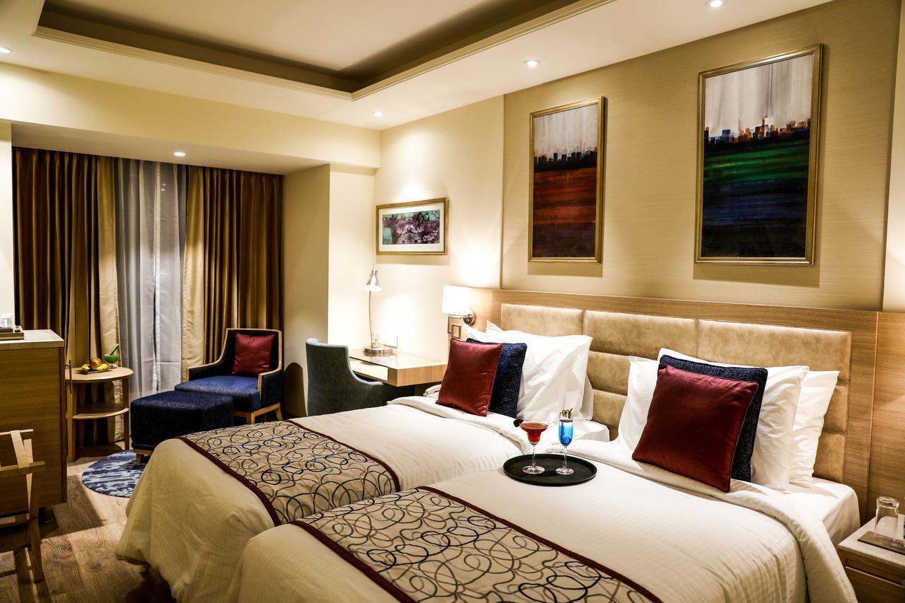 Singhania Sarovar Portico Rāipur Exteriör bild